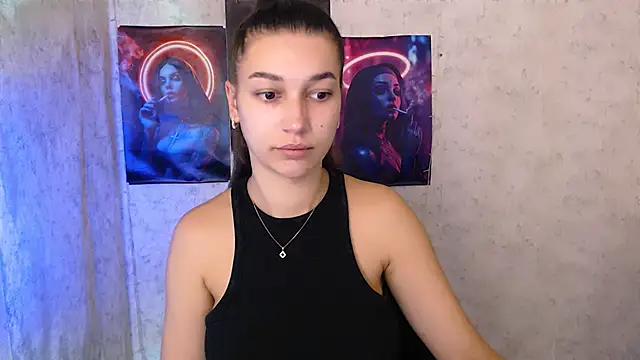 Snapshot of KarolinaRosse_ chatting on 10-20-25, 05:41 KarolinaRosse  online show from 10-20-25, 05:41