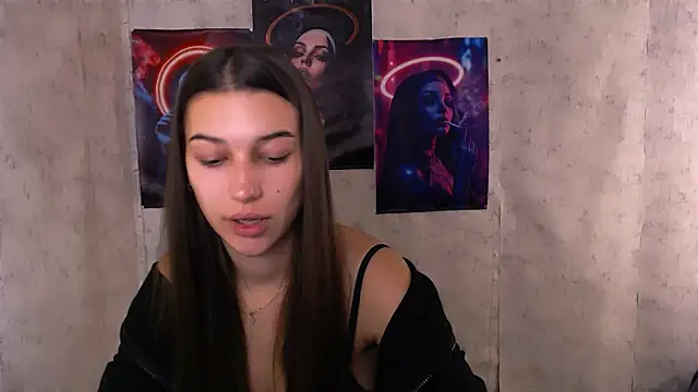 Snapshot of KarolinaRosse_ chatting on 10-25-25, 05:48 KarolinaRosse  online show from 10-25-25, 05:48
