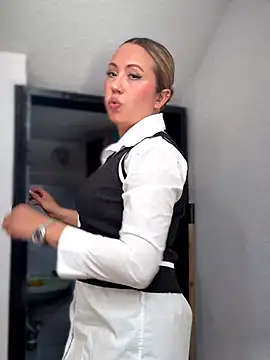 VIOLETA-25  online show from 07-25-26, 02:36