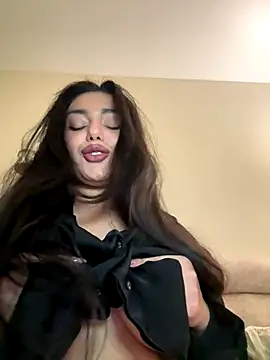 Snapshot of Sweet_Khalifa_ chatting on 11-24-25, 03:45 Sweet Khalifa online show from 11-24-25, 03:45