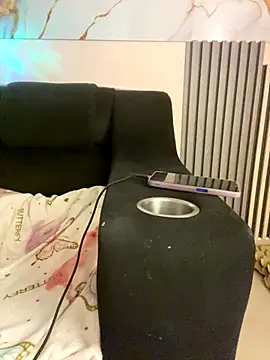 bonnie 18x online show from 12-16-25, 09:31