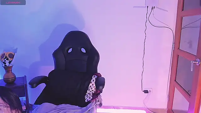 Snapshot of haanna_thompsoon chatting on 12-10-24, 08:38 haanna thompsoon online show from 12-10-24, 08:38