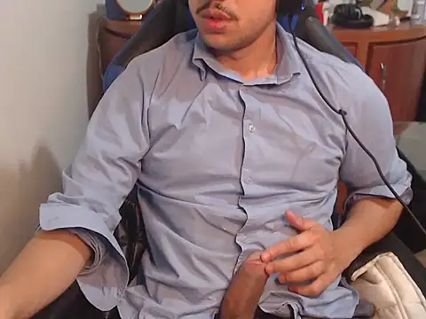 Snapshot of anjonoturno1 chatting on 09-28-25, 10:48 anjonoturno1 online show from 09-28-25, 10:48