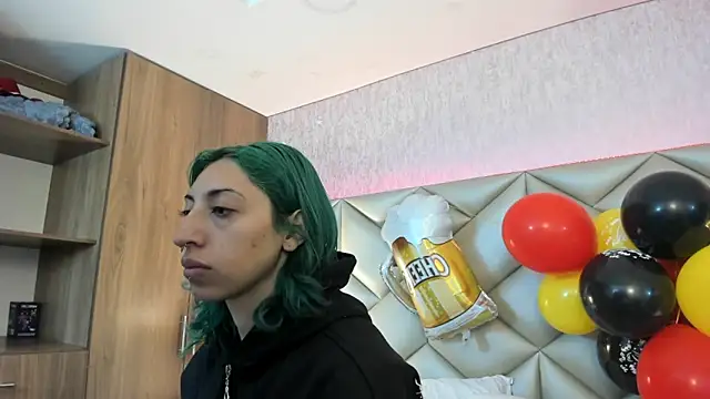 Im gaia online show from 10-03-25, 12:35