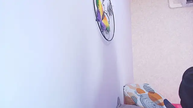 Amy wats0n online show from 10-31-25, 07:04