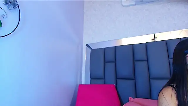 Amy wats0n online show from 04-22-26, 07:04