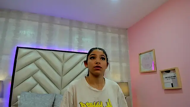 HazelMoret online show from 09-16-25, 11:33