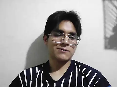 Snapshot of HardDick2 chatting on 03-04-26, 05:24 HardDick2 online show from 03-04-26, 05:24