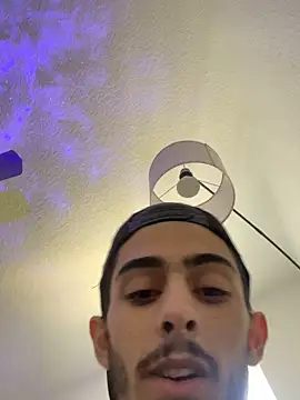 Snapshot of kennylove420 chatting on 09-20-25, 05:25 kennylove420 online show from 09-20-25, 05:25