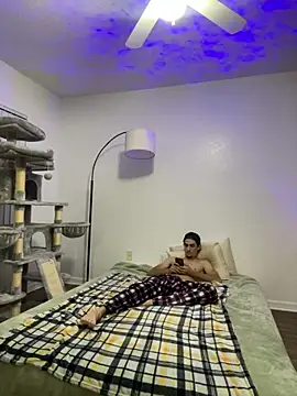 Snapshot of kennylove420 chatting on 10-16-25, 01:06 kennylove420 online show from 10-16-25, 01:06