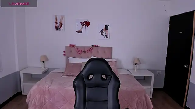 Snapshot of Pamela_cheverry chatting on 03-18-25, 03:53 Pamela cheverry online show from 03-18-25, 03:53