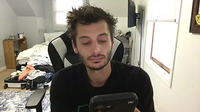 Snapshot of Dylansd chatting on 12-16-24, 08:26 Dylansd online show from 12-16-24, 08:26