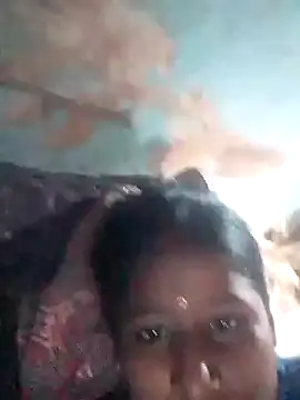 Snapshot of riya_houswife chatting on 11-12-25, 11:10 riya houswife online show from 11-12-25, 11:10