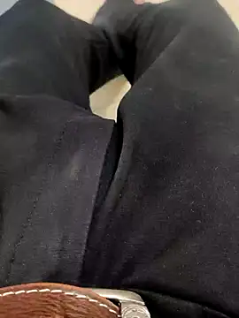 Snapshot of themostnaughtiestguyy chatting on 10-16-25, 09:32 themostnaughtiestguyy online show from 10-16-25, 09:32