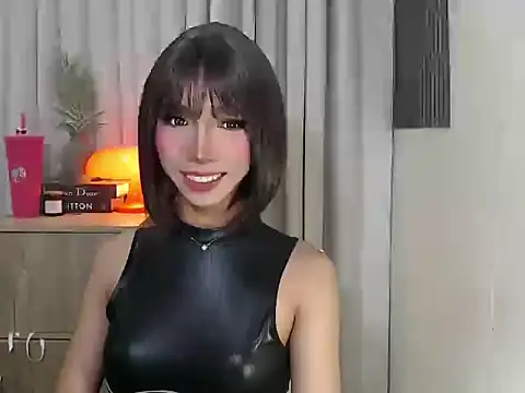 LexieTrixie online show from 11-29-25, 07:17