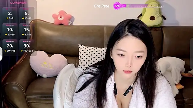 Snapshot of Yilin1999 chatting on 12-13-24, 05:21 Yilin1999 online show from 12-13-24, 05:21