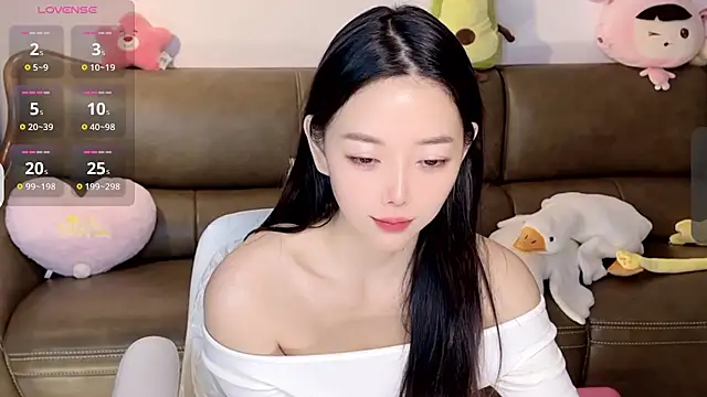 Snapshot of Yilin1999 chatting on 01-19-25, 03:18 Yilin1999 online show from 01-19-25, 03:18