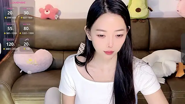 Snapshot of Yilin1999 chatting on 01-23-25, 07:11 Yilin1999 online show from 01-23-25, 07:11