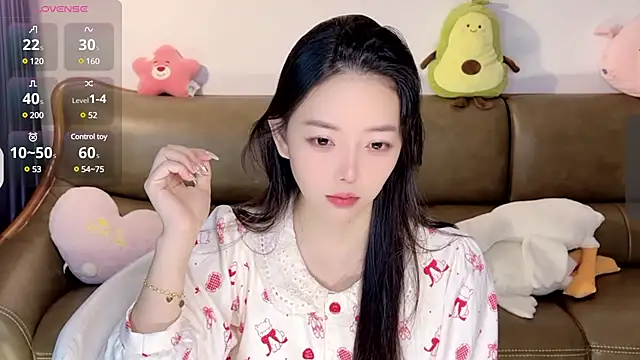 Snapshot of Yilin1999 chatting on 01-26-25, 02:14 Yilin1999 online show from 01-26-25, 02:14