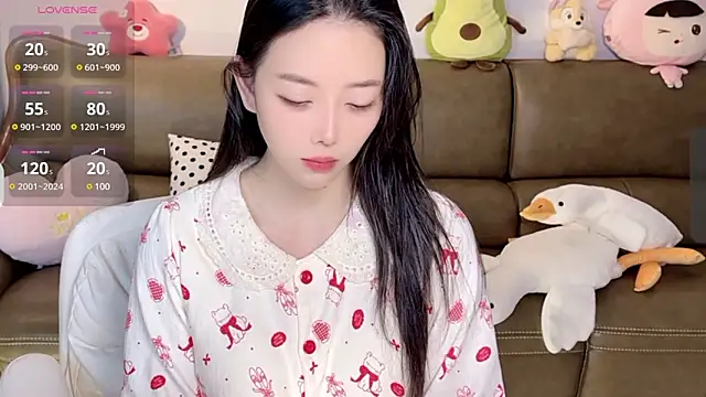 Snapshot of Yilin1999 chatting on 02-05-25, 05:09 Yilin1999 online show from 02-05-25, 05:09