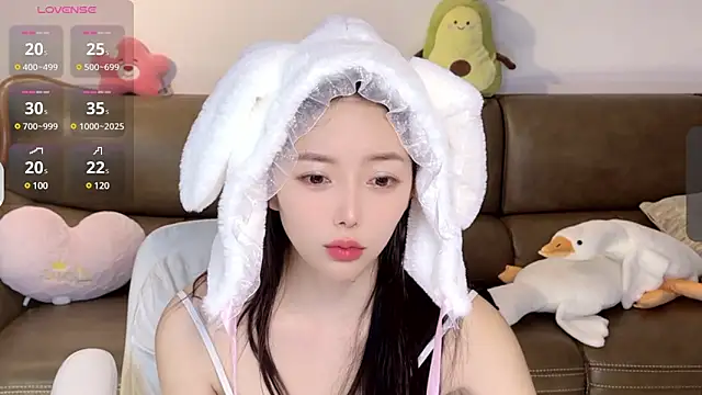 Snapshot of Yilin1999 chatting on 02-20-25, 02:40 Yilin1999 online show from 02-20-25, 02:40