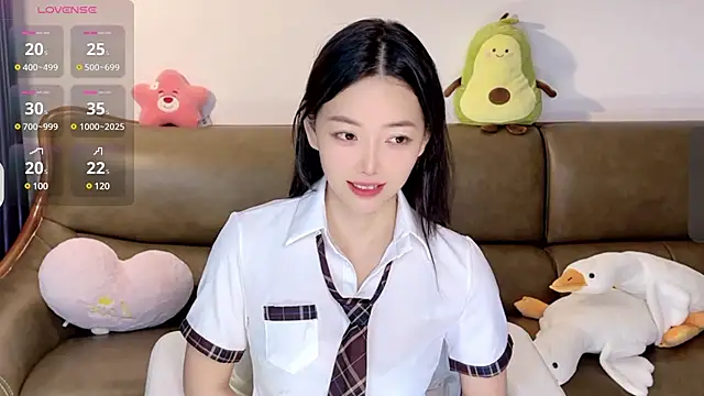 Snapshot of Yilin1999 chatting on 02-20-25, 10:04 Yilin1999 online show from 02-20-25, 10:04