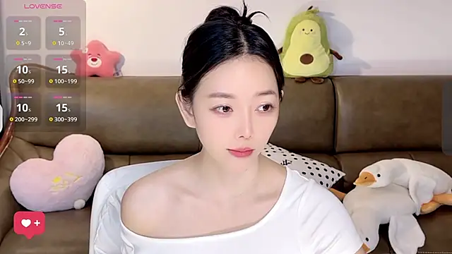 Snapshot of Yilin1999 chatting on 02-25-25, 12:47 Yilin1999 online show from 02-25-25, 12:47