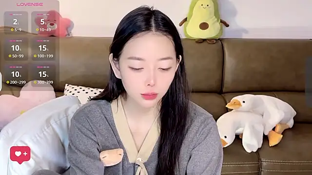Snapshot of Yilin1999 chatting on 03-07-25, 02:04 Yilin1999 online show from 03-07-25, 02:04