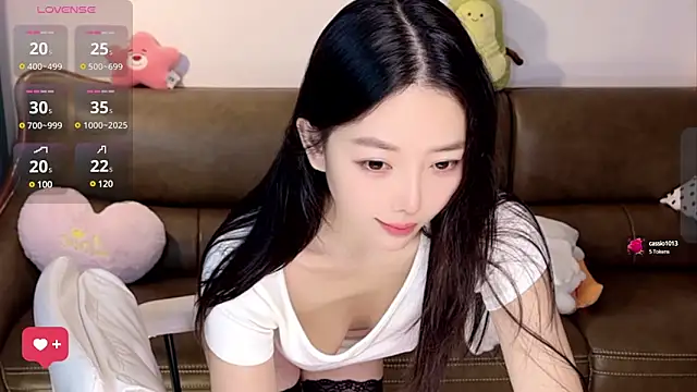 Snapshot of Yilin1999 chatting on 03-14-25, 11:01 Yilin1999 online show from 03-14-25, 11:01