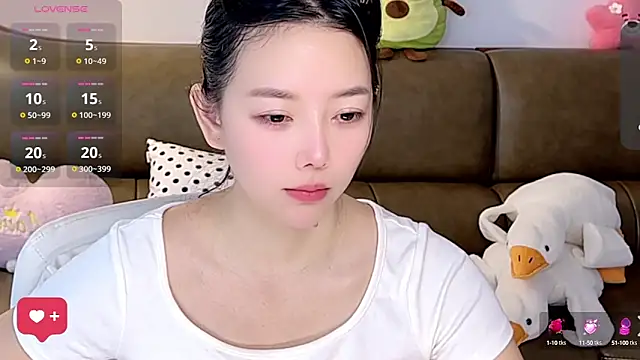 Snapshot of Yilin1999 chatting on 09-20-25, 05:41 Yilin1999 online show from 09-20-25, 05:41