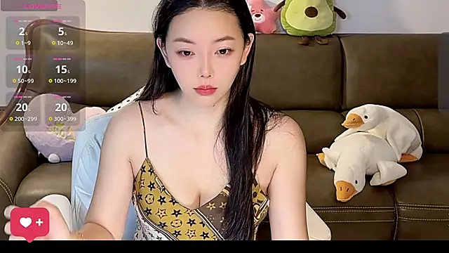 Snapshot of Yilin1999 chatting on 04-12-26, 10:04 Yilin1999 online show from 04-12-26, 10:04