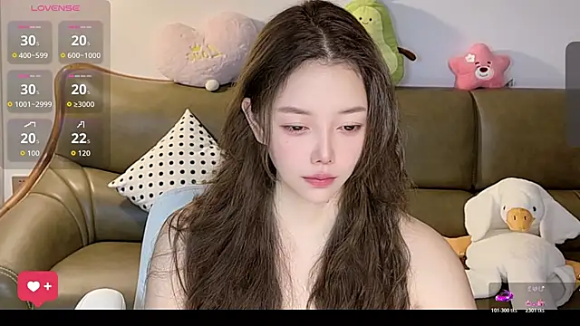 Snapshot of Yilin1999 chatting on 07-26-26, 12:12 Yilin1999 online show from 07-26-26, 12:12