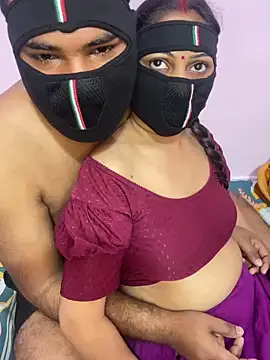 Snapshot of mickey_love chatting on 02-19-25, 06:33 mickey love online show from 02-19-25, 06:33