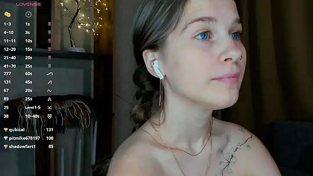 Snapshot of LinaCristonsen chatting on 12-08-24, 05:11 LinaCristonsen online show from 12-08-24, 05:11