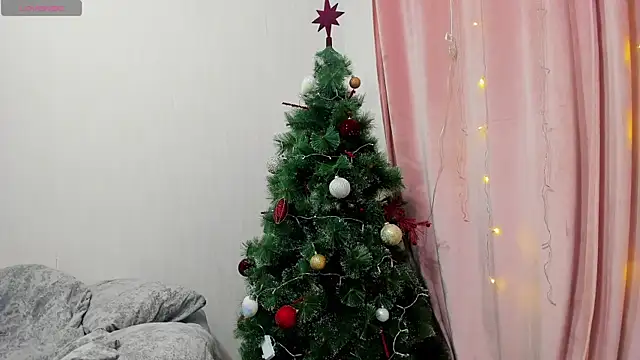 Snapshot of LinaCristonsen chatting on 01-04-25, 06:19 LinaCristonsen online show from 01-04-25, 06:19