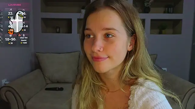 Snapshot of LinaCristonsen chatting on 10-19-25, 05:24 LinaCristonsen online show from 10-19-25, 05:24