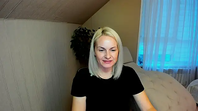 Snapshot of Alicee_Gracee chatting on 12-10-24, 11:54 Alicee Gracee online show from 12-10-24, 11:54