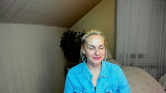 Snapshot of Alicee_Gracee chatting on 12-10-24, 07:22 Alicee Gracee online show from 12-10-24, 07:22