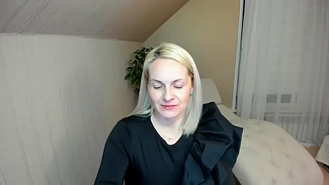 Snapshot of Alicee_Gracee chatting on 12-24-24, 07:00 Alicee Gracee online show from 12-24-24, 07:00