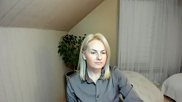 Snapshot of Alicee_Gracee chatting on 01-05-25, 04:48 Alicee Gracee online show from 01-05-25, 04:48