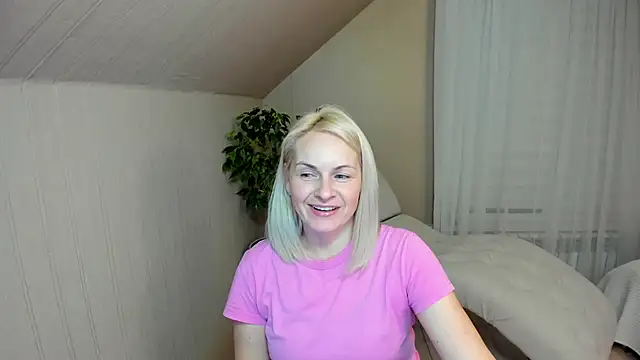 Snapshot of Alicee_Gracee chatting on 01-07-25, 08:31 Alicee Gracee online show from 01-07-25, 08:31