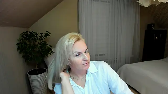 Snapshot of Alicee_Gracee chatting on 01-11-25, 04:46 Alicee Gracee online show from 01-11-25, 04:46