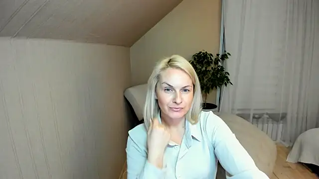 Snapshot of Alicee_Gracee chatting on 01-14-25, 07:21 Alicee Gracee online show from 01-14-25, 07:21