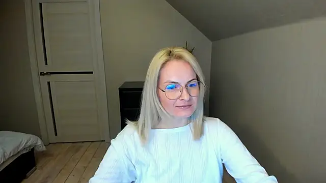 Snapshot of Alicee_Gracee chatting on 02-23-25, 09:37 Alicee Gracee online show from 02-23-25, 09:37