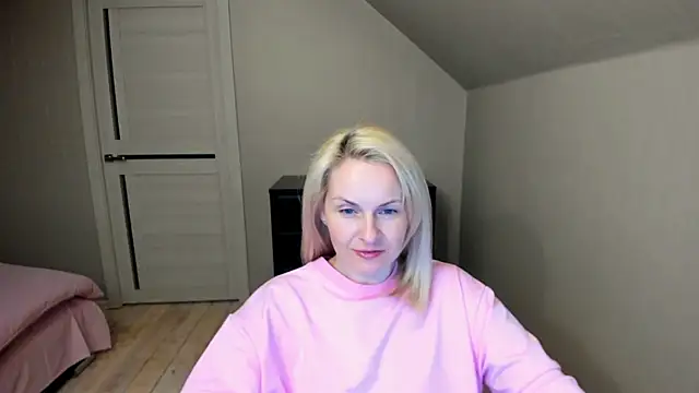 Snapshot of Alicee_Gracee chatting on 03-11-25, 06:52 Alicee Gracee online show from 03-11-25, 06:52