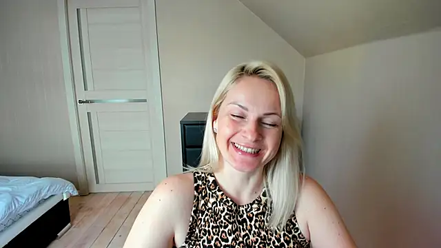 Snapshot of Alicee_Gracee chatting on 03-14-25, 08:32 Alicee Gracee online show from 03-14-25, 08:32