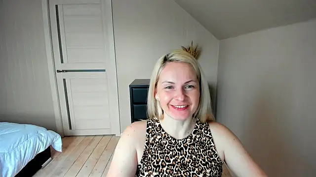 Snapshot of Alicee_Gracee chatting on 03-18-25, 12:36 Alicee Gracee online show from 03-18-25, 12:36