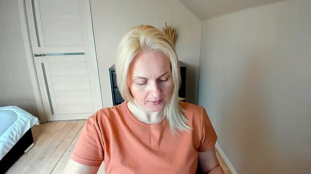 Snapshot of Alicee_Gracee chatting on 03-22-25, 07:15 Alicee Gracee online show from 03-22-25, 07:15