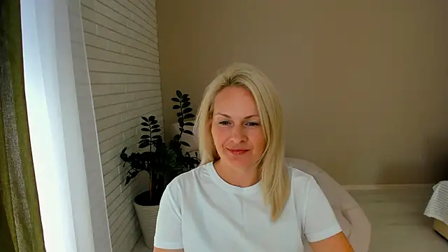 Snapshot of Alicee_Gracee chatting on 09-11-25, 07:52 Alicee Gracee online show from 09-11-25, 07:52