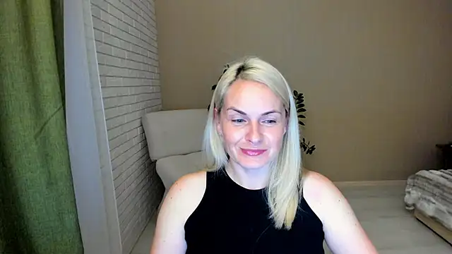 Snapshot of Alicee_Gracee chatting on 09-21-25, 07:48 Alicee Gracee online show from 09-21-25, 07:48